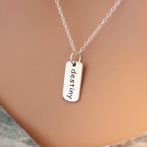 Collana con ciondolo parola destino in argento sterling, collana parola destino, collana destino, collana ciondolo destino in argento