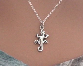 Collana 18 con argento sterling 925 e ciondolo geco opalino