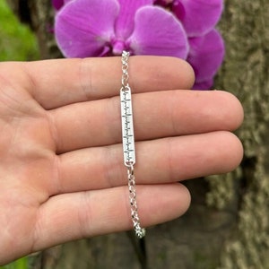 Pulsera de electrocardiograma personalizada de plata de ley: barra de latidos grabada