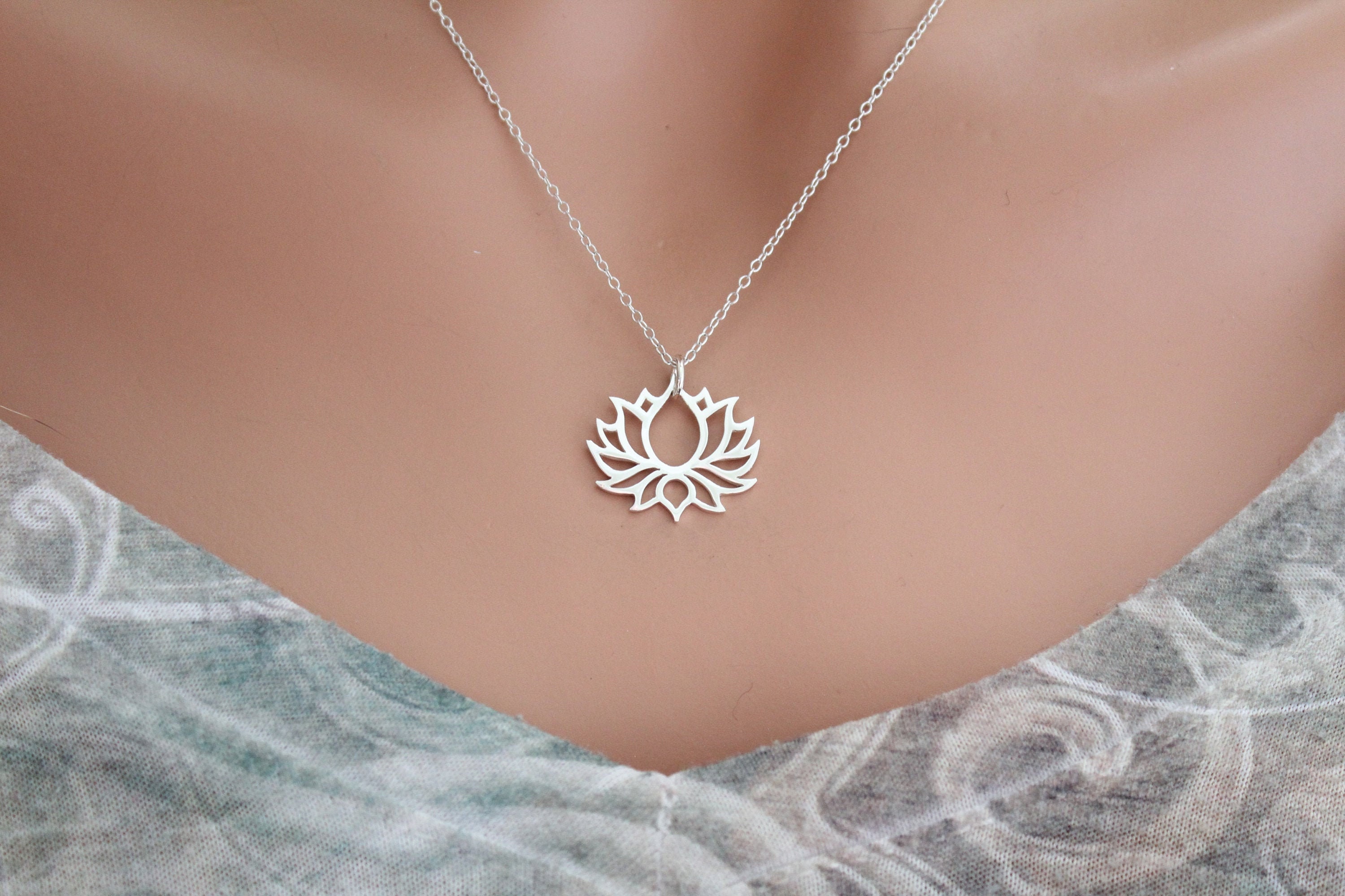 STRONG LOTUS SILVER NECKLACE OUR's ネックレス
