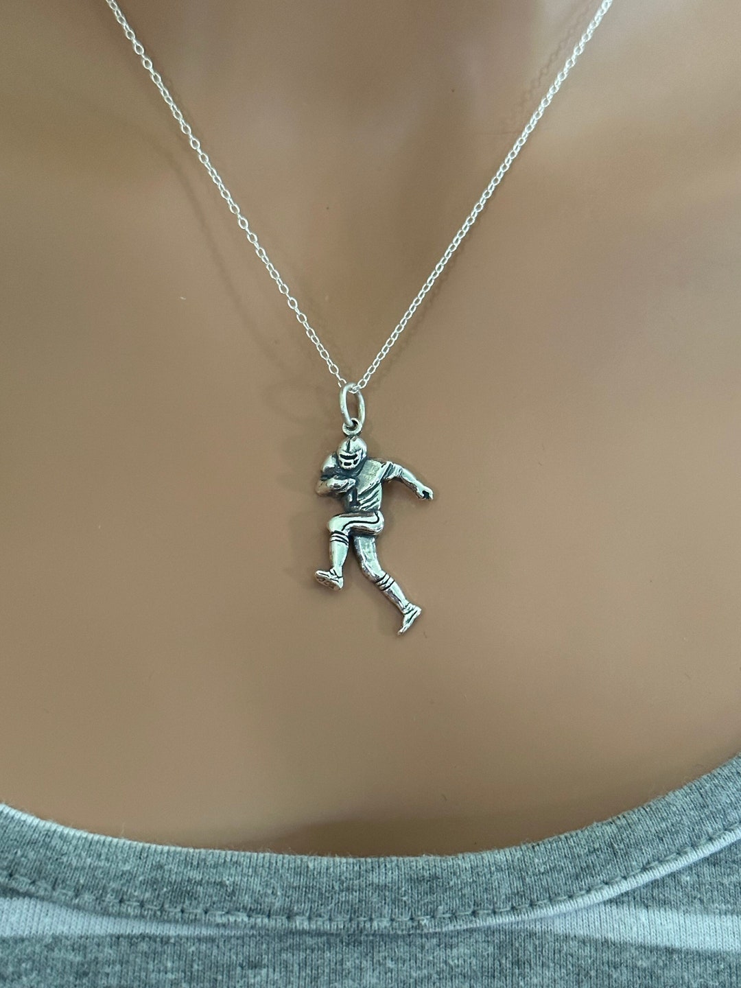 Halskette Jungen Hochwertige Edelstahl Sport Fußball Schmuck 3D Fußball Charm Chain Halskette Für Fußball Geschenke Für Mädchen