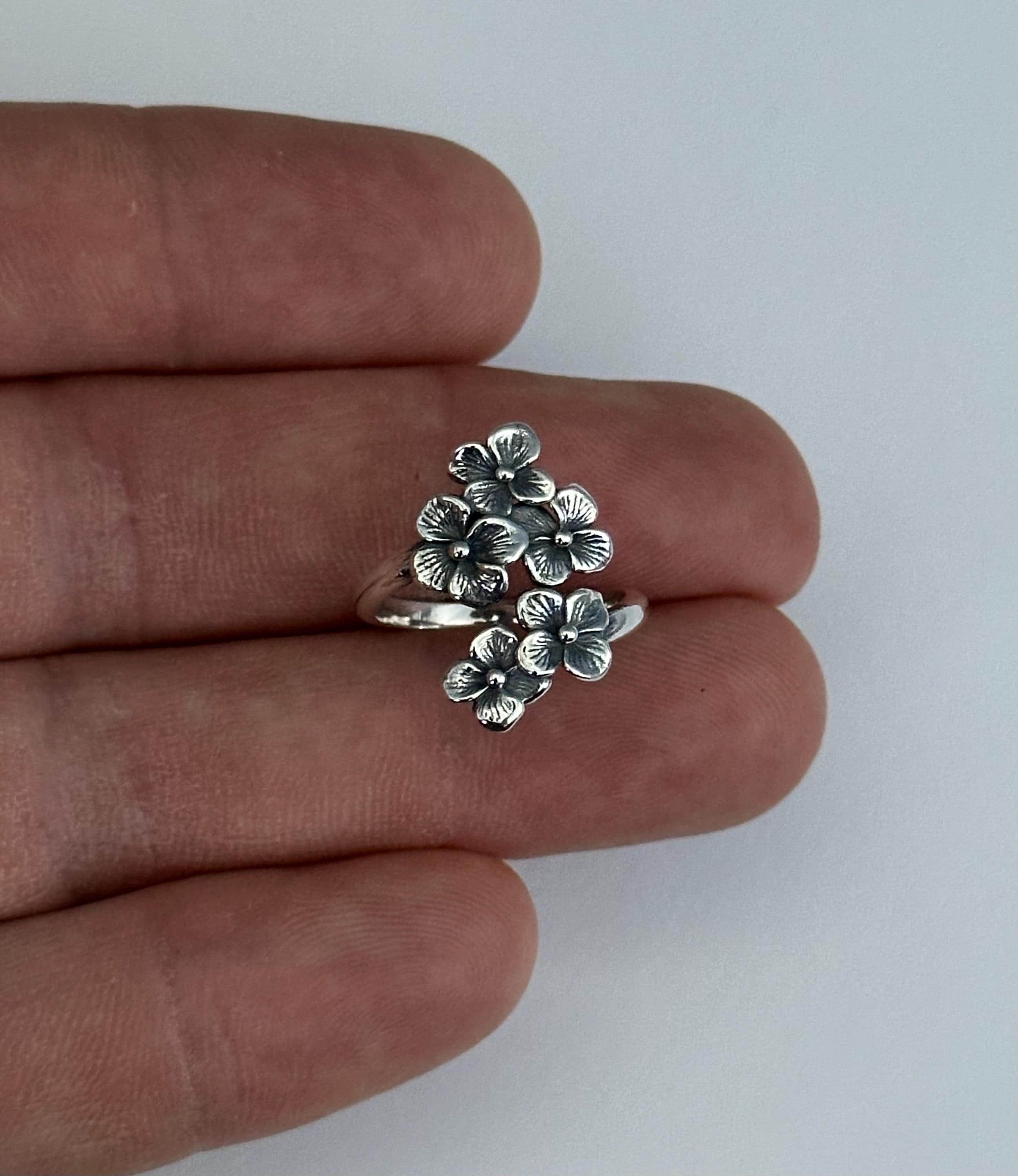 Verstellbarer Ring aus Sterlingsilber mit Hortensienmotiv