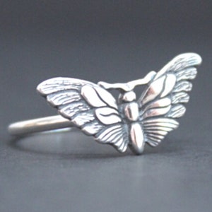 Sterling Silver Luna Moth Ring, Sterling Silver American Moon Moth Ring, Sterling Silver Nocturnal Flying Moth Ring, Silver Luna Moth Ring