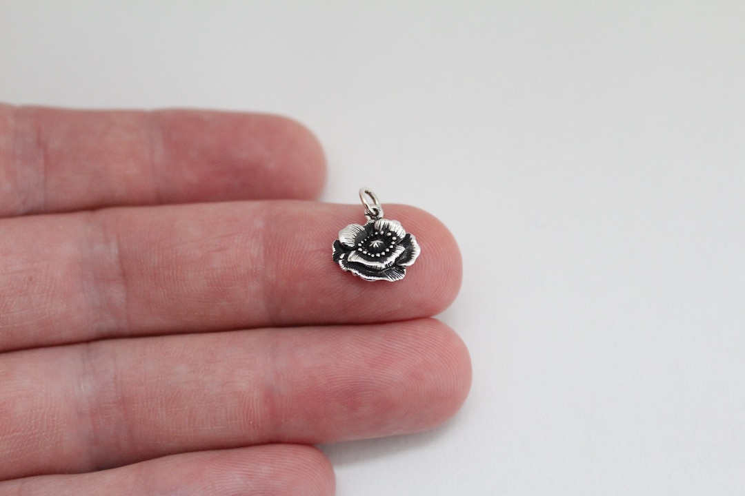 Ciondolo a forma di fiore di opale - Argento 925 | The House of Amber