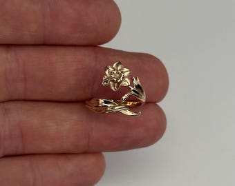 Bronze Adjustable Daffodil Ring