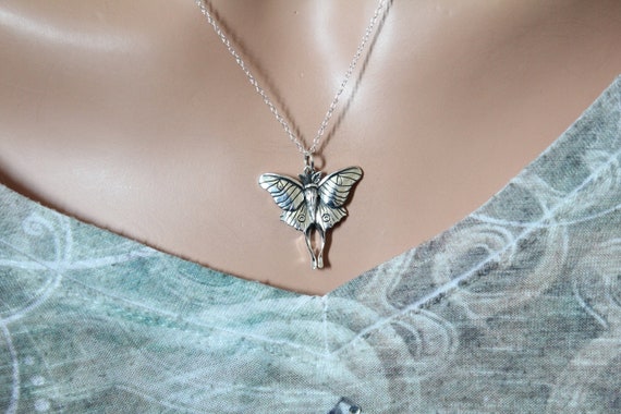 DAYLINLOVE Collana Con Ciondolo Falena E Pietra Di Luna - Argento 925, Gioiello Unisex, Regalo Originale