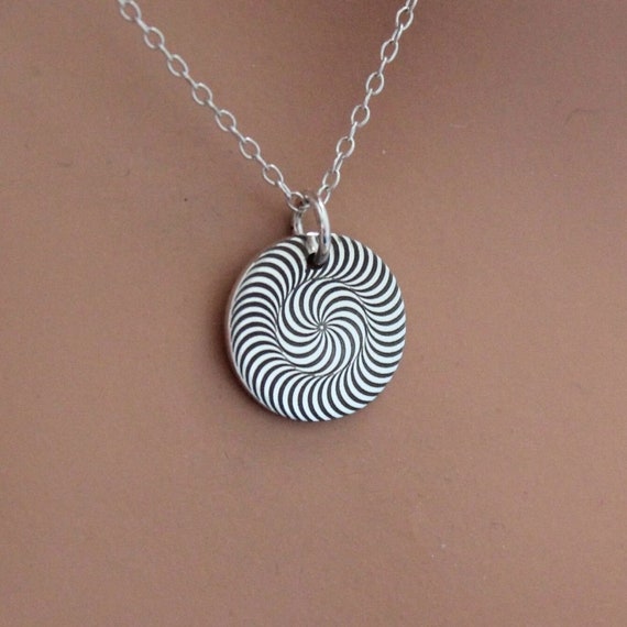 ミュージシャン HYSFORM Timepiece Necklace HYBE MERCH on X: 