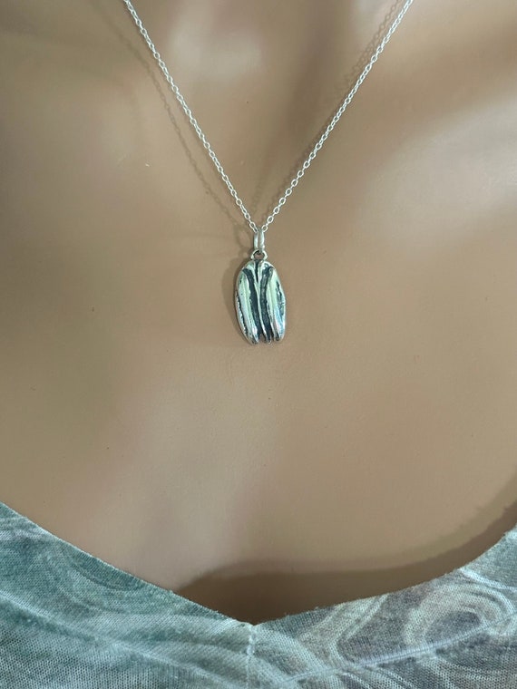 Pecan Charm Nut 2D Sterling Silver Pecan Charm Nut 2D Sterling Silver