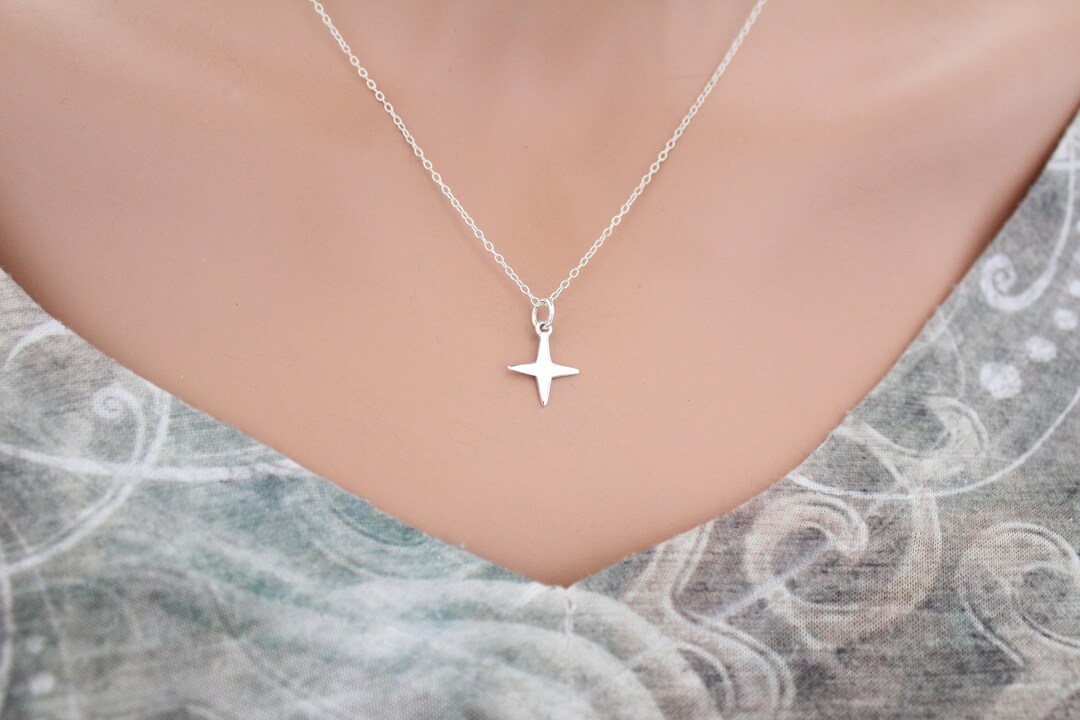 スターリングシルバーの四芒星チャームネックレス、シルバーの四