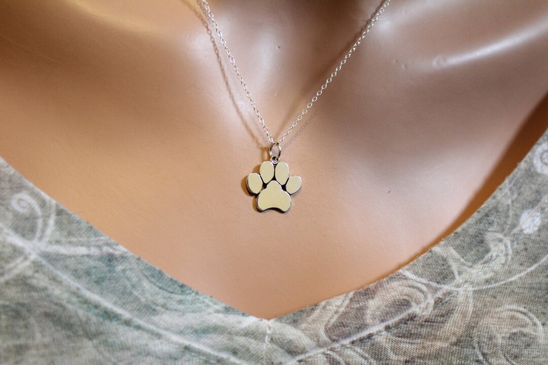 Saffira Red & Black Paw Print Pendant