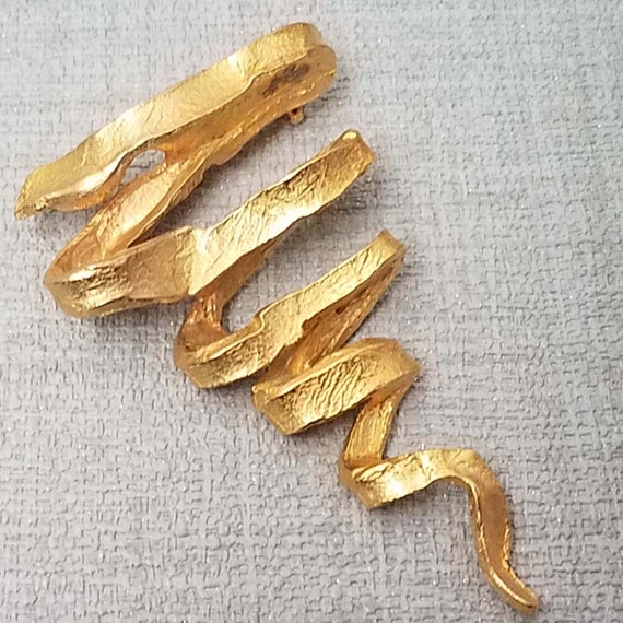Brooch EDOUARD RAMBAUD, vintage gold