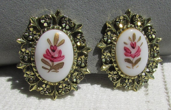 Vintage earrings pink gold hand painted rose milk… - image 1