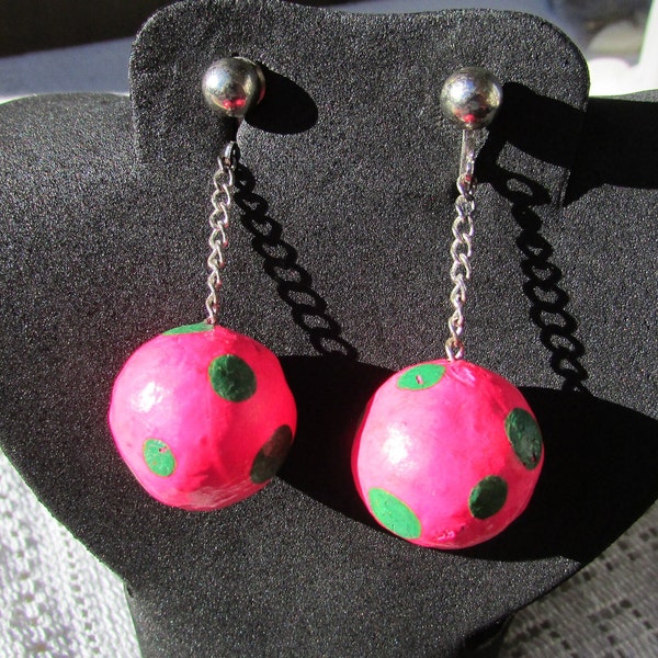 Vintage fun 60's neon mod hippie hot pink and green spotted dangle drop screw on earrings swinging sixties free shipping USA