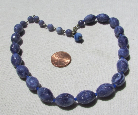 Vintage necklace MOD marbled purple faceted confe… - image 3