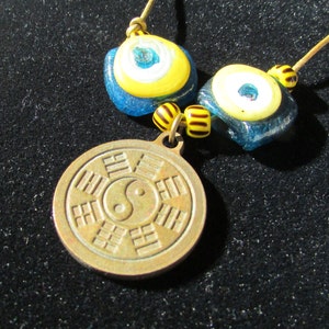 collier unisexe artisanal vintage amulette en laiton unique pendentif dragon yin yang réversible médaille OOAK livraison gratuite USA