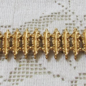 Vintage 70&#39;s wide link Starflower bracelet signed Avon FREE shipping USA