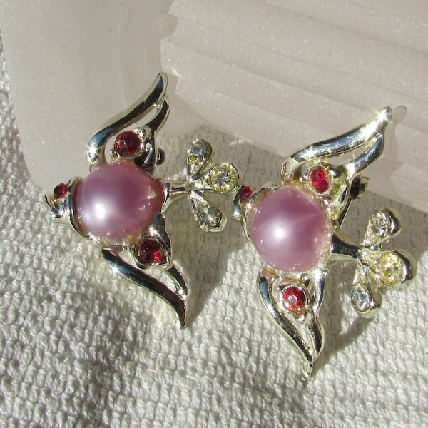 vintage 60s jelly belly angel fish scatter pins pair purple pearl bellies with red and clear rhinestones brooches lot of 2 free shipping USA