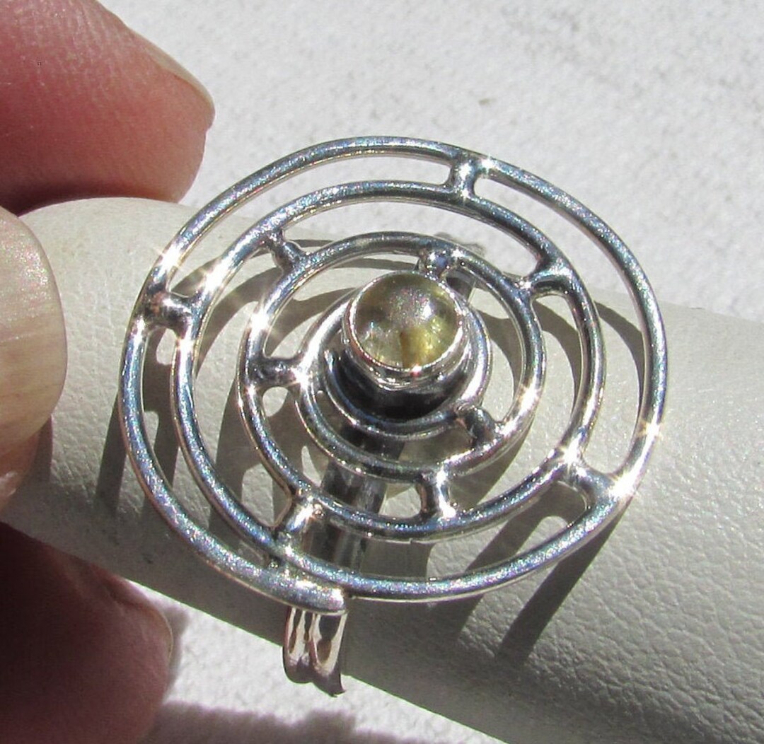 •RUTILATED QUARTZ - EYE• simple bezel silver ring (size 8)