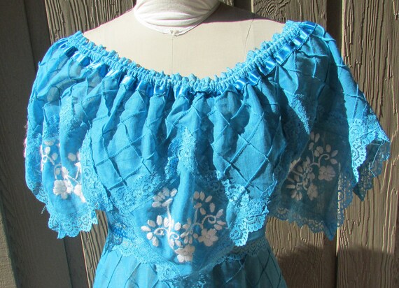 Vintage dress Embroidered Mexican folk dance ball… - image 1