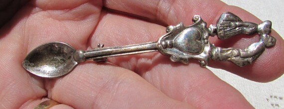 Vintage sterling silver spoon brooch with kissing… - image 5