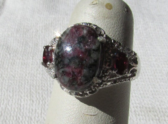 ruby in zoisite Sterling silver chunky ring vinta… - image 4