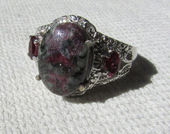 ruby in zoisite Sterling silver chunky ring vinta… - image 2