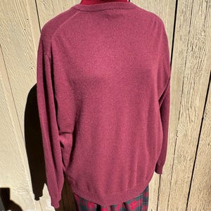 Vintage Man's or Unisex XL burgundy cashmere sweater V neck Club Room shipping included USA