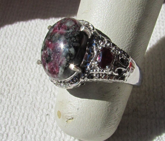 ruby in zoisite Sterling silver chunky ring vinta… - image 3