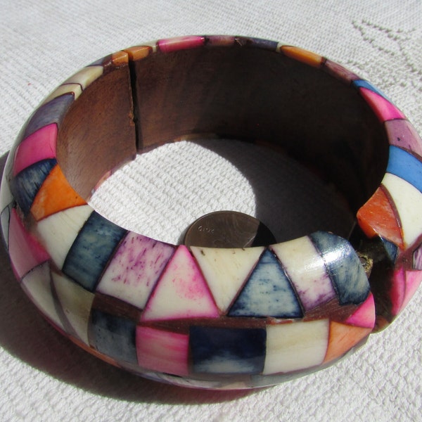 70's vintage bracelet wide chunky dyed bone mosaic inlay wood bangle brass hinged cuff tribal boho hippy hippie free shipping USA