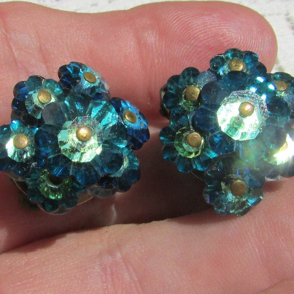 vintage 50's blue green crystal margaritas maguerites clip on earrings 50's  wedding bridal something blue free shipping USA