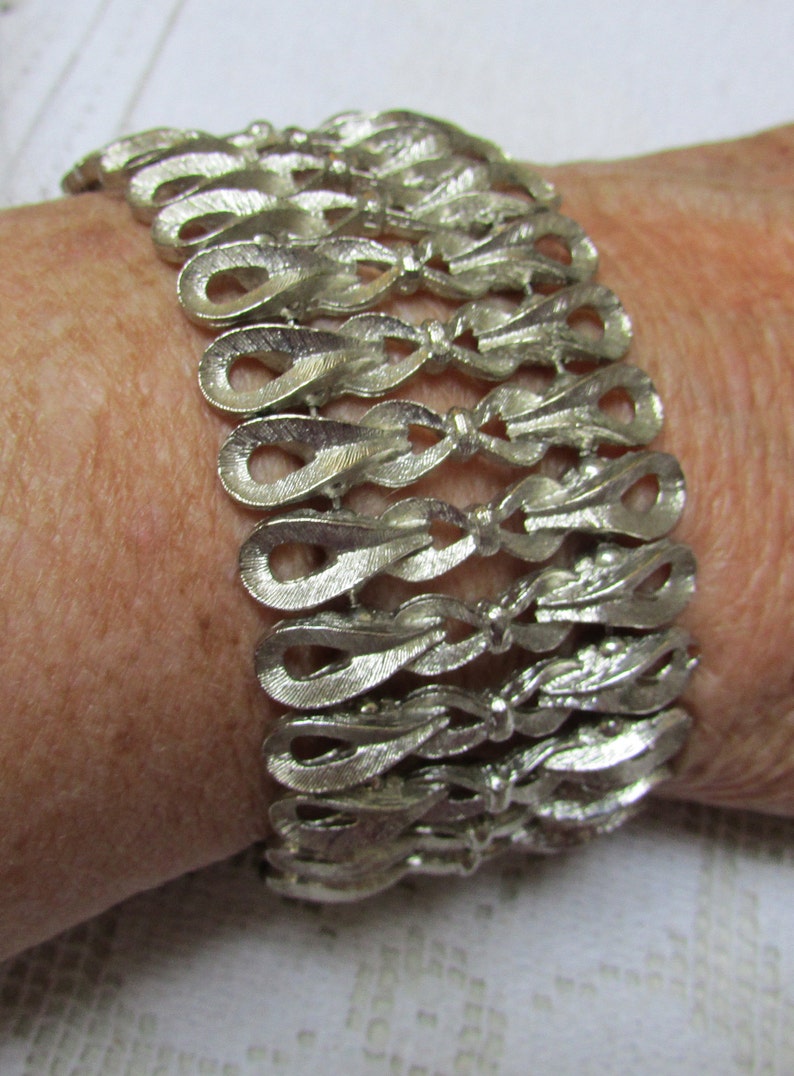 Vintage chunky super wide modernist infinity loops lacy link 50's 60's bracelet boho free shipping USA image 2