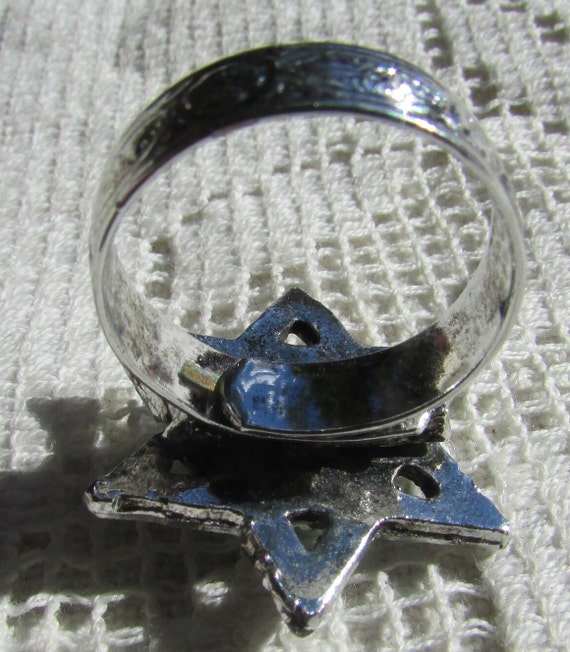 Vintage costume ring blue gemstone chip 6 pointed… - image 7