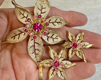 vintage Sarah Coventry Fashion Flower brooch and clip on earrings set demi Book Piece free shipping USA