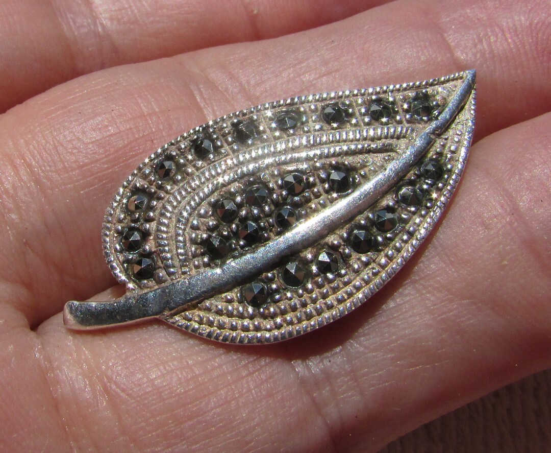 Broche Art Déco Feuille En Argent 925 Et Marcassites - Neuf Avec étiquettes - Style Vintage