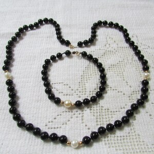 Vintage set minimalist black onxy, 14 kt gold and pearl necklace and bracelet demi parure estate find wedding bridal prom free shipping USA