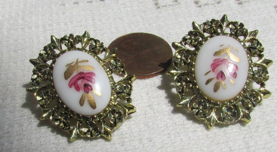 Vintage earrings pink gold hand painted rose milk… - image 4
