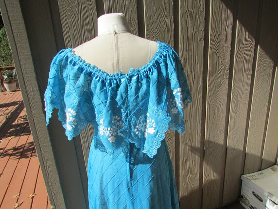 Vintage dress Embroidered Mexican folk dance ball… - image 3