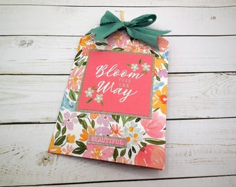 Floral Ephemera Holder: Stuffed 2-Pocket Spring Junk Journal Supplies