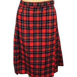 Vintage 1980s American Designer Pendleton Mid Century Mod style Red & Green Tartan Plaid Check Wool A Line Kilt Skirt Medium Waist 30"