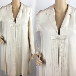 Vintage 1960s Mid Century Pin Up Ivory Cream Embroidered Bow Detail Swing Coat Small-Medium