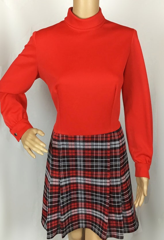 Vintage 1970s Richard Shops Label Mod Red Roll Ne… - image 2