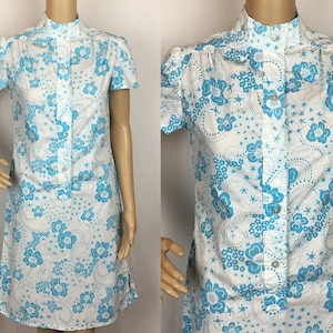 Vintage 1960s Mod Hippie White & Blue Psychedelic Floral Print Shirt Dress Small