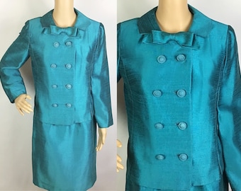 Vintage 1960s Designer Rensor Mid Century Pin Up Aqua Teal Blue Shantung Bow Detail Jacket & Pencil Skirt Suit Set Small
