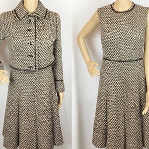 Vintage 1960er Jahre Designer Simon Howard Mid Century Mod Braun Creme Tweed Wolle Shift Kleid & Passende Jacke Anzug Set Small-Mid