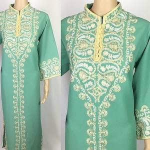 Vintage 1970s Hippie Boho Mint Green & Gold Floral Embroidered Kaftan Maxi Dress Medium-Large