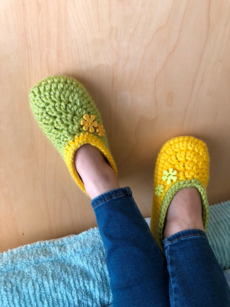 Crochet Pattern EMILIA SLIPPERS for Teens and Adults Super Bulky yarn house shoes Instant Download pattern 547 easy diy gift image 2