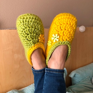 Crochet Pattern EMILIA SLIPPERS for Teens and Adults Super Bulky yarn house shoes Instant Download pattern 547 easy diy gift image 1