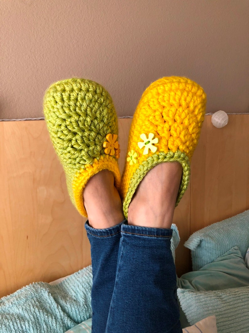 Crochet Pattern EMILIA SLIPPERS for Teens and Adults Super Bulky yarn house shoes Instant Download pattern 547 easy diy gift image 1