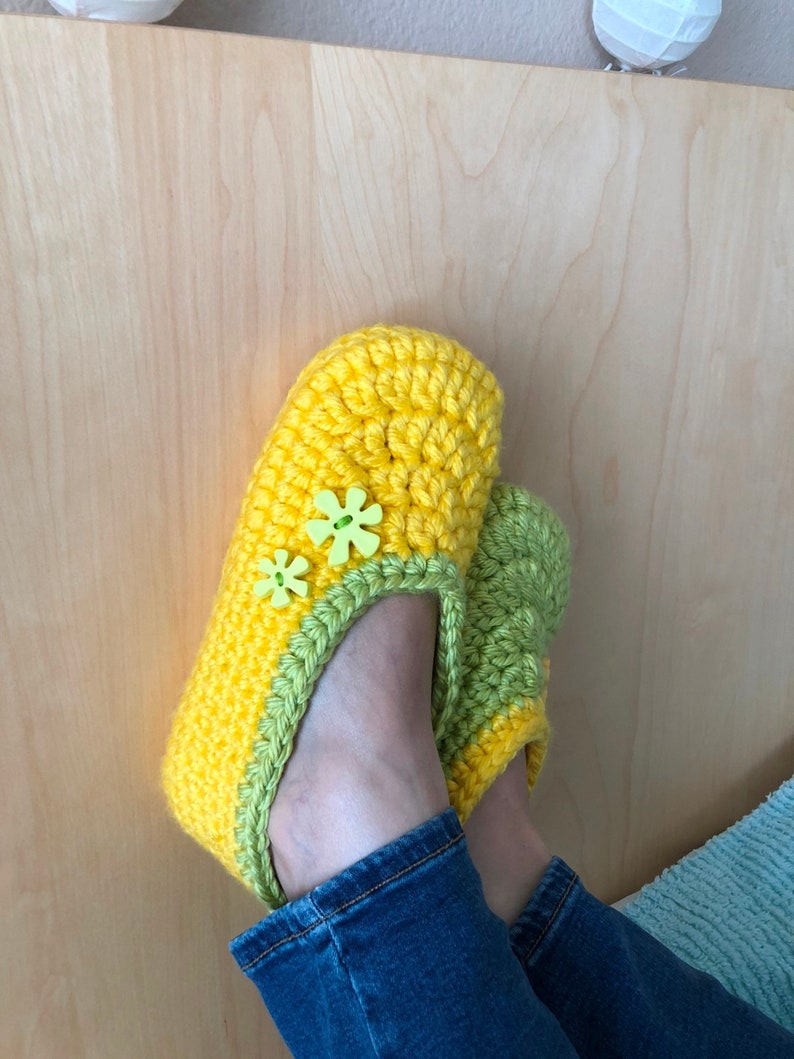 Crochet Pattern EMILIA SLIPPERS for Teens and Adults Super Bulky yarn house shoes Instant Download pattern 547 easy diy gift image 6