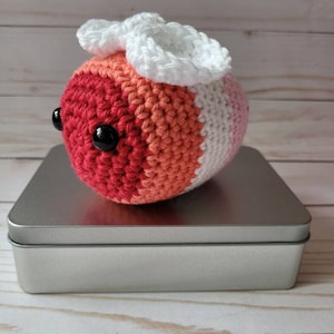 crochet pride bee plush, lesbian bee stuffed animal, subtle pride merch, LGBTQIA friendly bee gifts for women, LGBTQ plushies, coming out